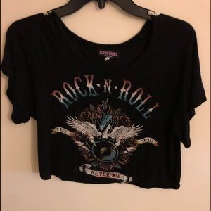 Flowy Graphic Crop Top